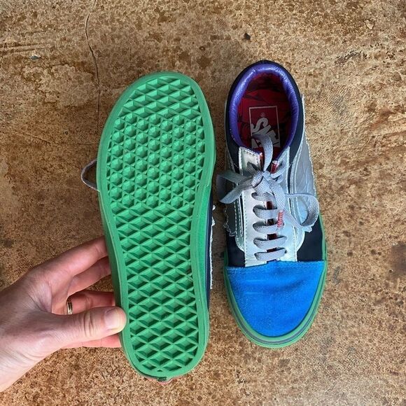 COLLECTOR’S Vans Old Skool Marvel What The Avengers suede low top sneakers - Picture 8 of 13